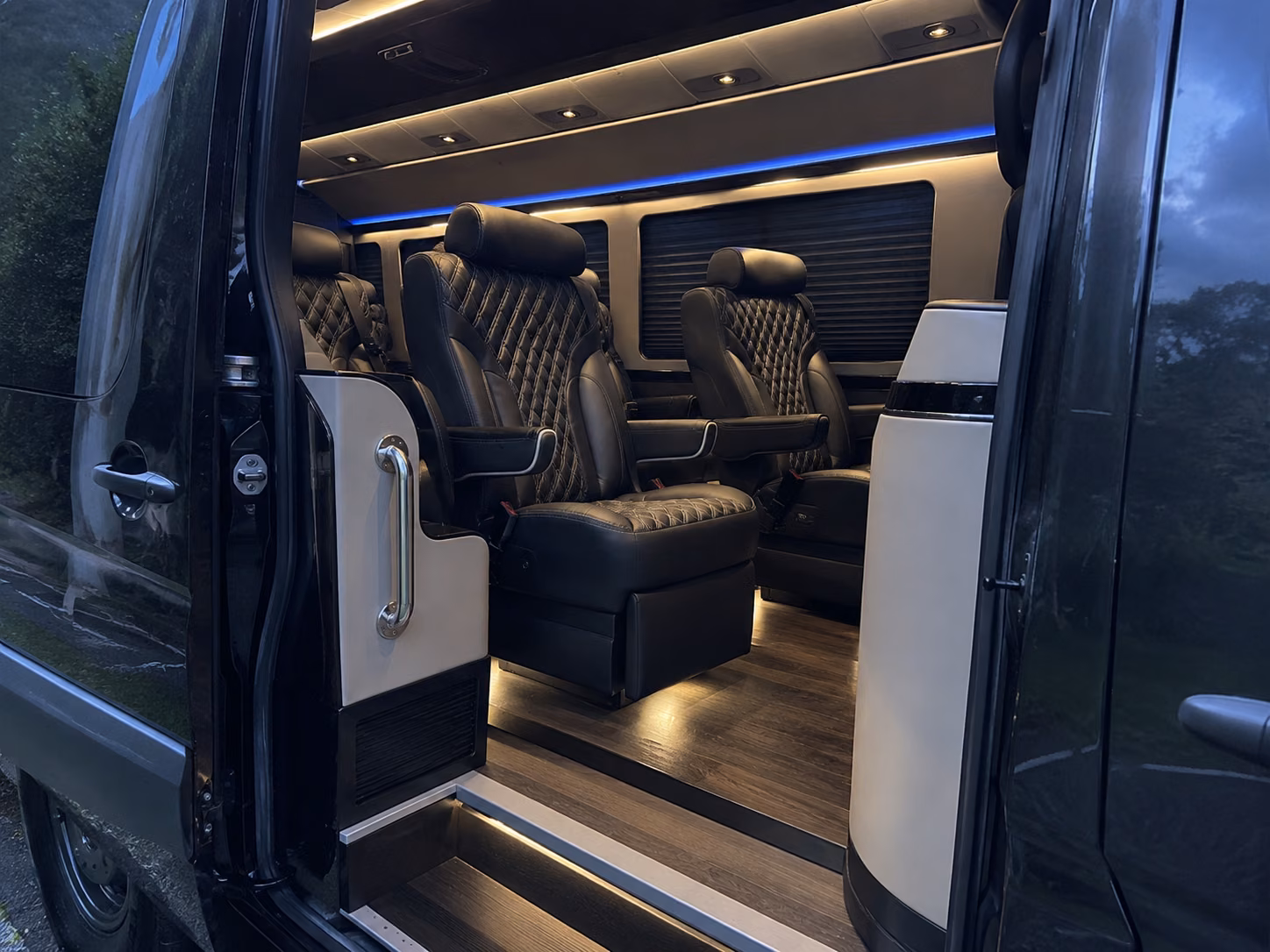 lubbock 10 passenger sprinter van inside