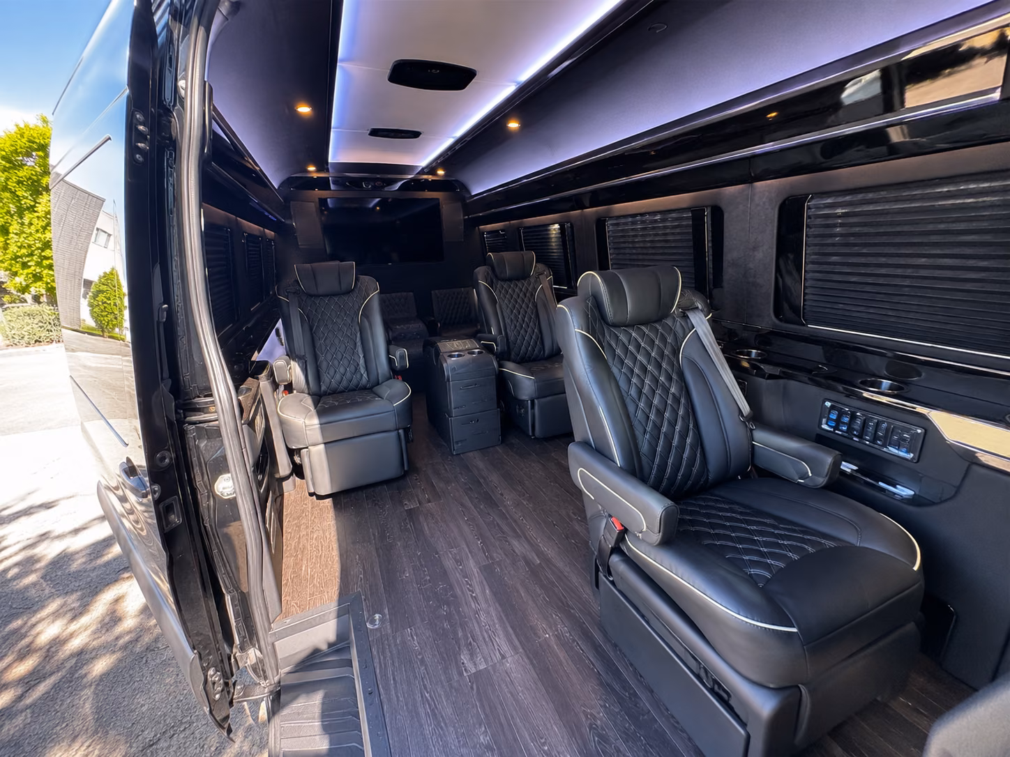 lubbock 18 passenger sprinter van interior
